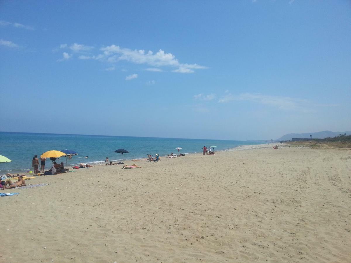 Mansarda Con Vista Piscina Villa Кампофеличе ди Рокела Екстериор снимка