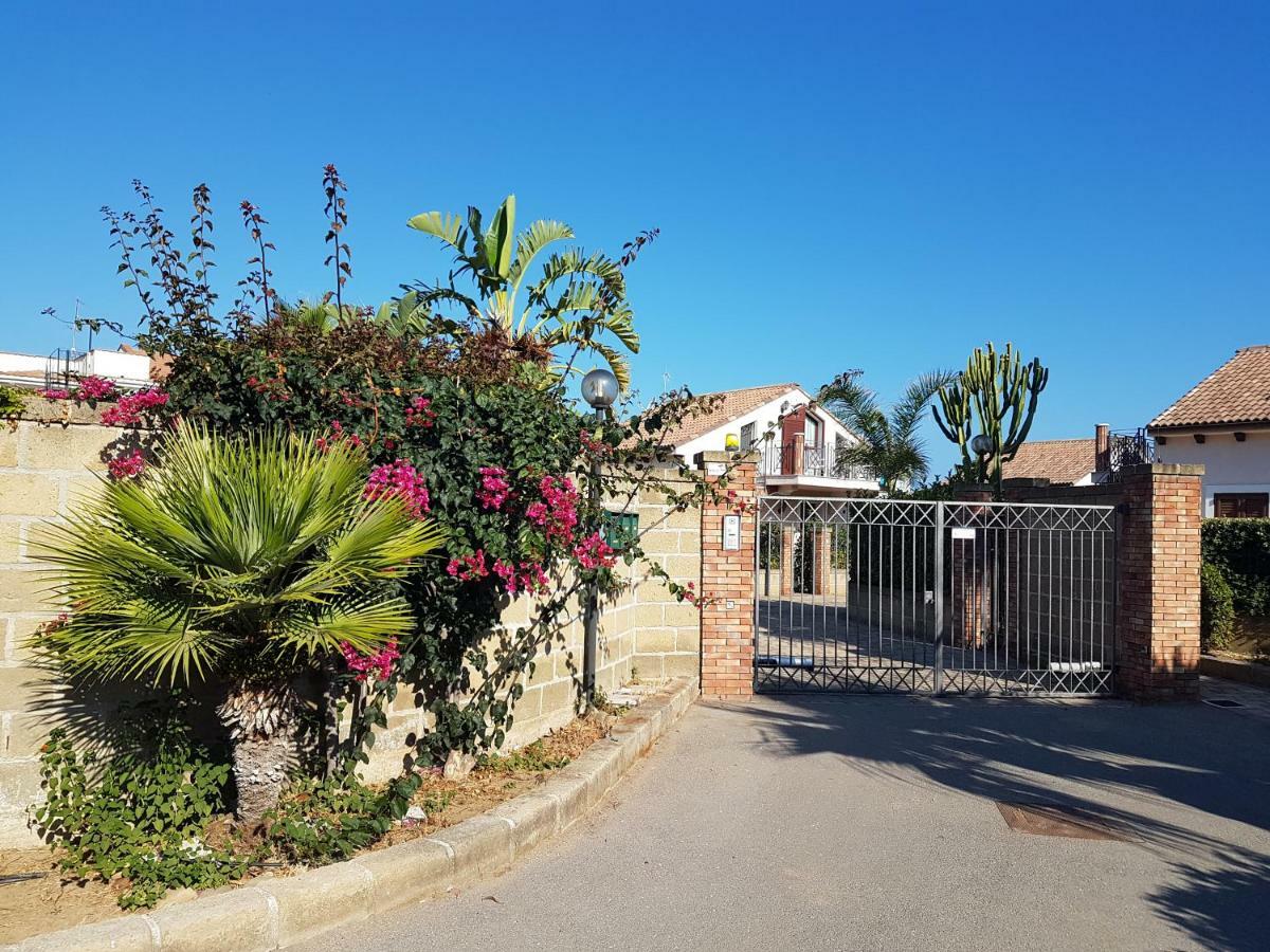 Mansarda Con Vista Piscina Villa Кампофеличе ди Рокела Екстериор снимка