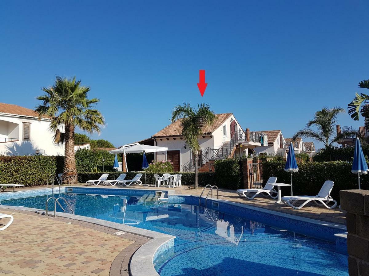 Mansarda Con Vista Piscina Villa Кампофеличе ди Рокела Екстериор снимка
