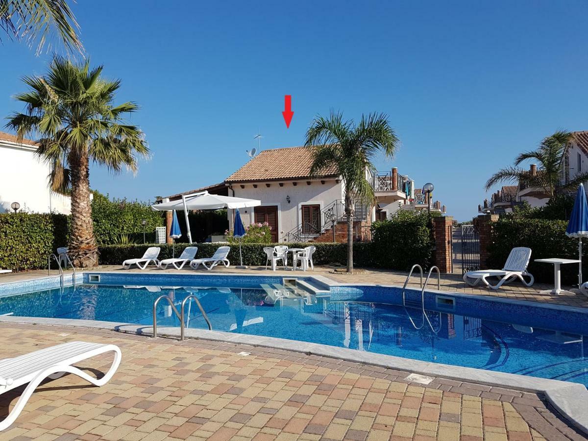Mansarda Con Vista Piscina Villa Кампофеличе ди Рокела Екстериор снимка