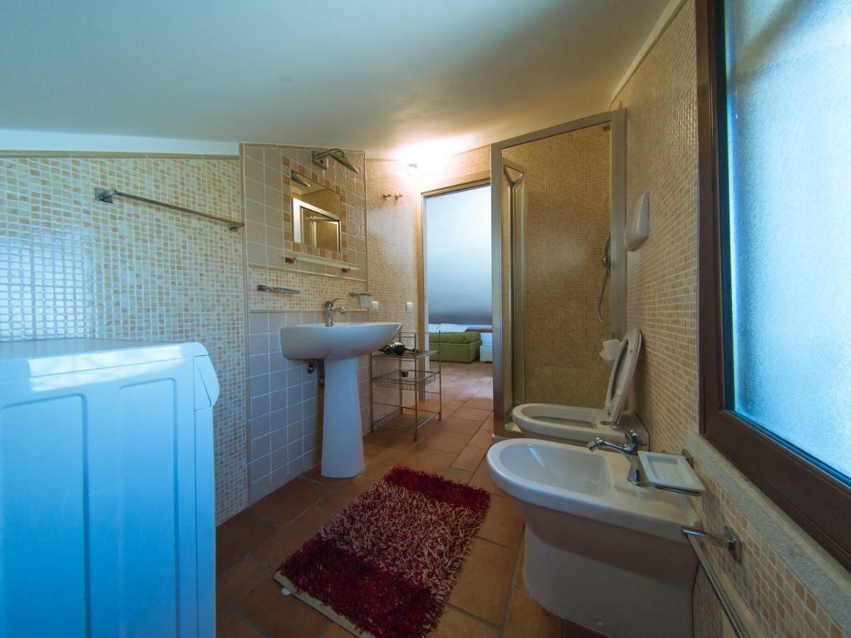 Mansarda Con Vista Piscina Villa Кампофеличе ди Рокела Екстериор снимка