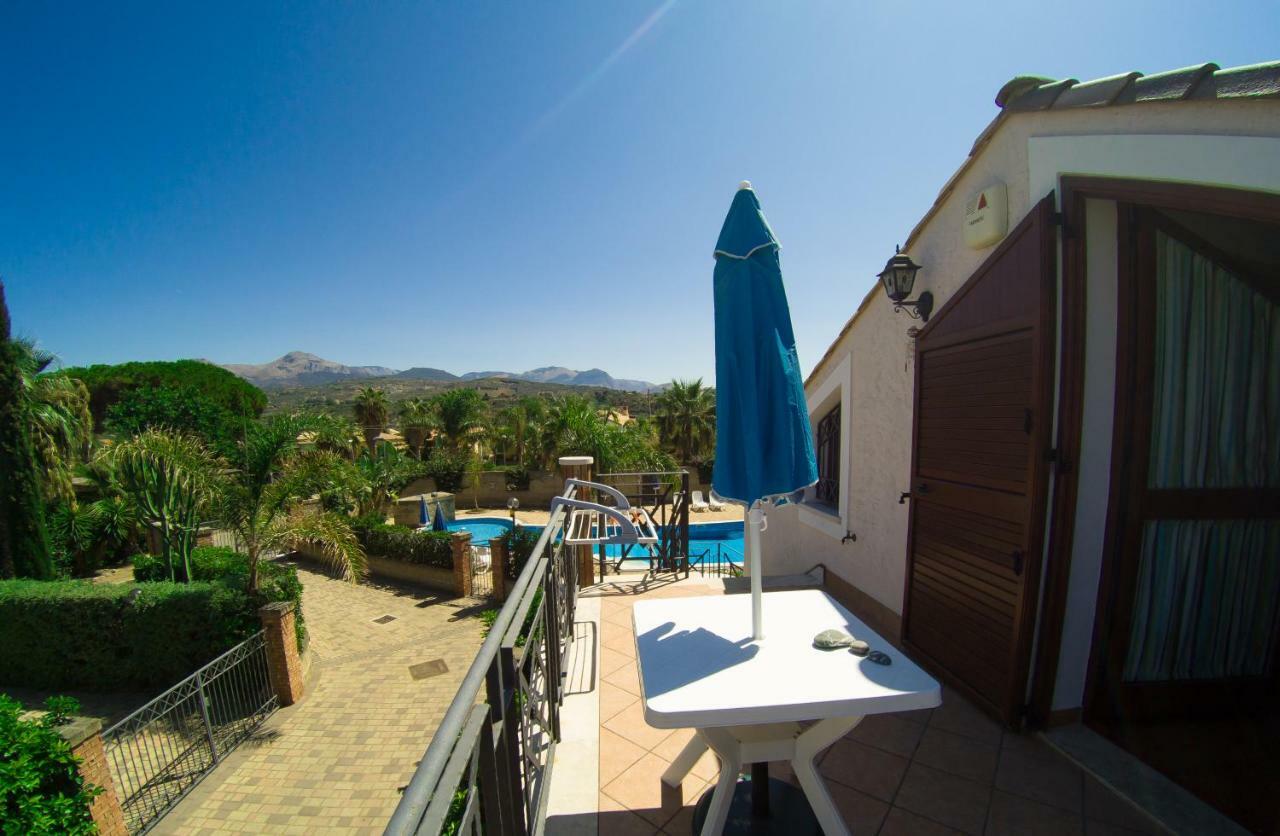 Mansarda Con Vista Piscina Villa Кампофеличе ди Рокела Екстериор снимка