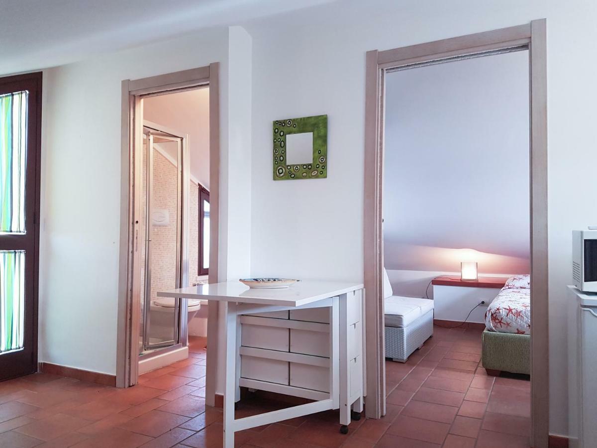 Mansarda Con Vista Piscina Villa Кампофеличе ди Рокела Екстериор снимка