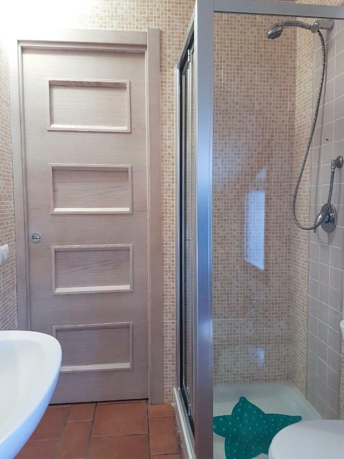 Mansarda Con Vista Piscina Villa Кампофеличе ди Рокела Екстериор снимка